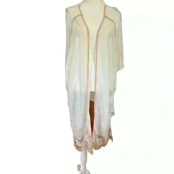 Altar'd State White Embroidered Kimono with Tan Embroidery Size S/M Boho - Picture 1 of 10